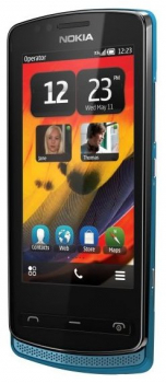 Nokia 700